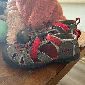 Boys Keen outdoor sandals